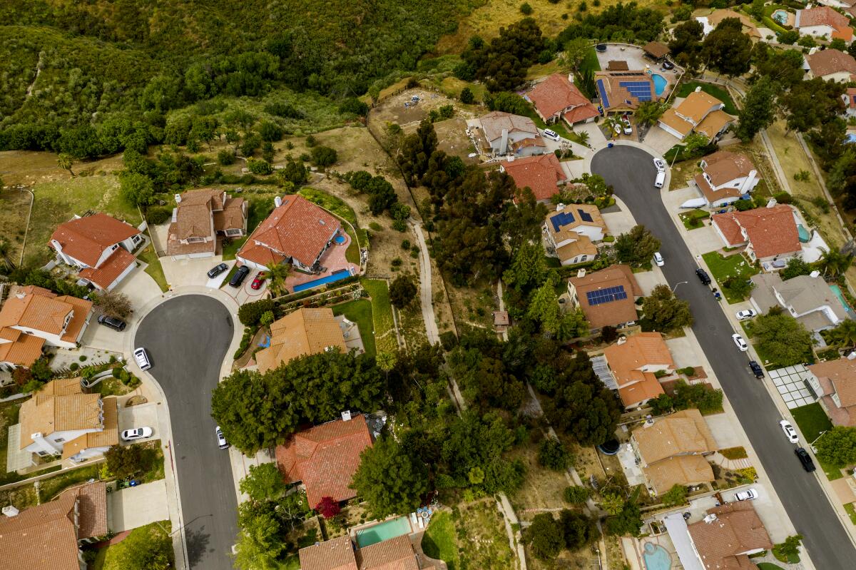 Drone photo of suburban spawl from Porter Ranch. Opposition from suburban Democratic lawmakers and small cities were the driving force behind the demise of Senate Bill 50