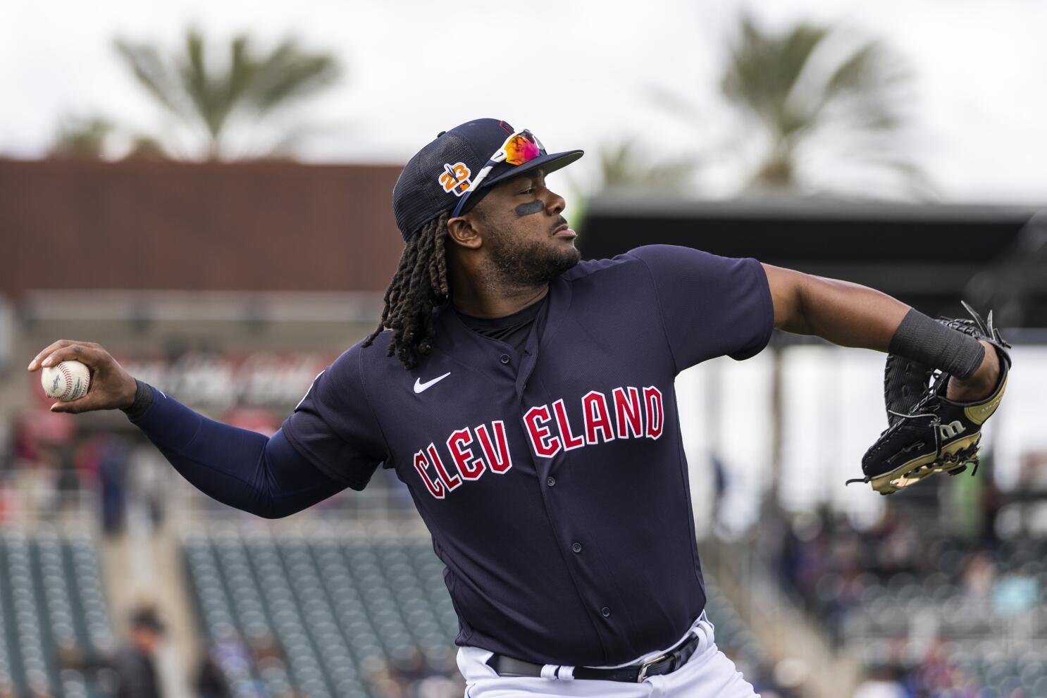 The Cleveland Guardians trade Josh Bell to the Miami Marlins 