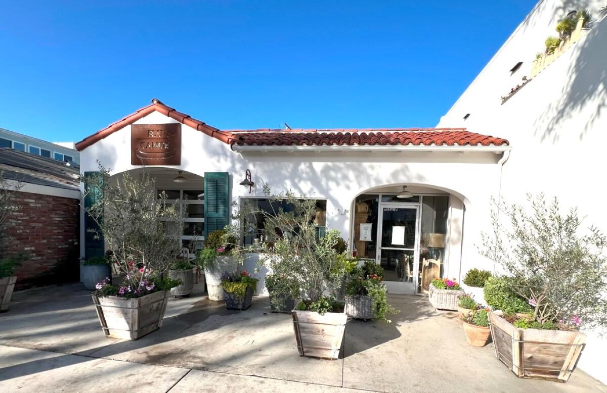 Commercial real estate property at 323 Marine on Balboa Island