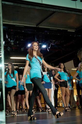 Cosmetics fashion show: Miss California USA 2011