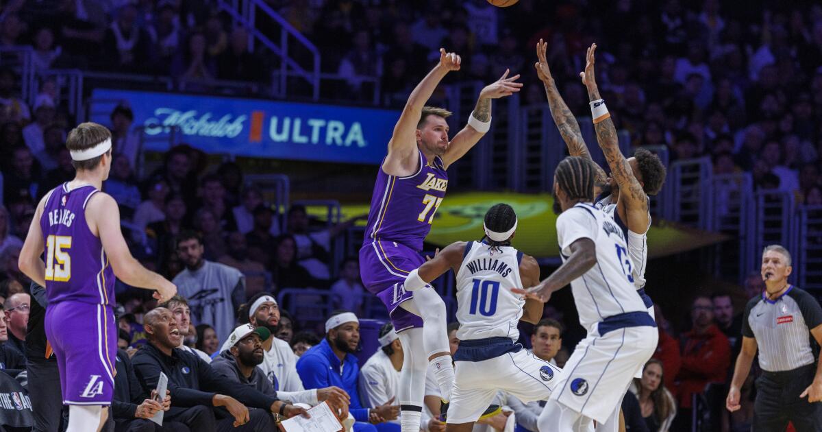 ‘A variety of slices of pizza left’: The place the Lakers stand after 20 video games ‘A variety of slices of pizza left’: The place the Lakers stand after 20 video games