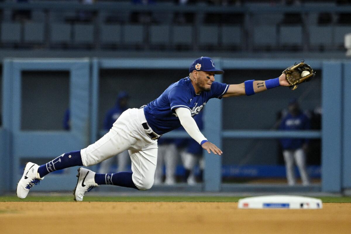 Presentando a 'Los Dodgers', vestidos de azul de pies a cabeza - Los  Angeles Times