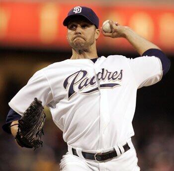 San Francisco Giants pitcher Shawn Estes delivers a pitch in the