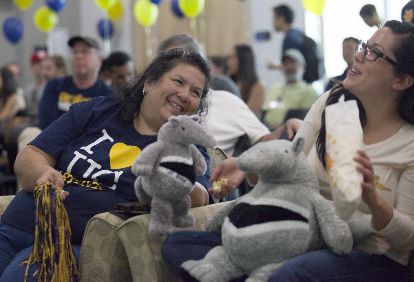 tn-dpt-photo-gallery-anteaters-fans-watch-the-002