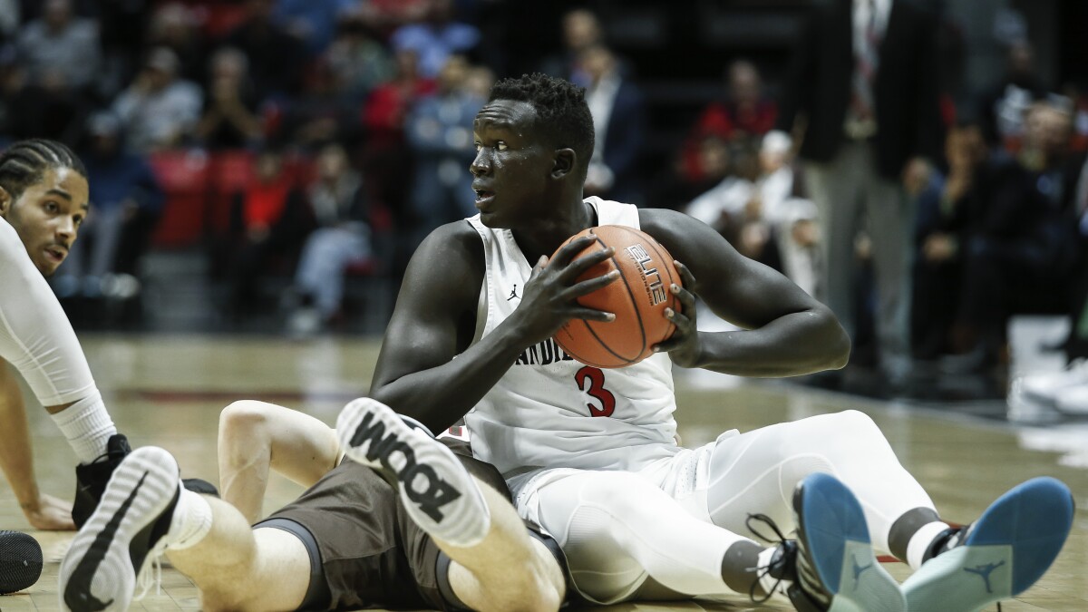 Aguek Arop Sdsu S Swiss Army Knife Tries To Shake Injury Bug