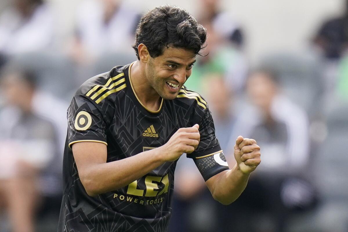 Carlos Vela re-signs with Los Angeles FC through 2023 - The San