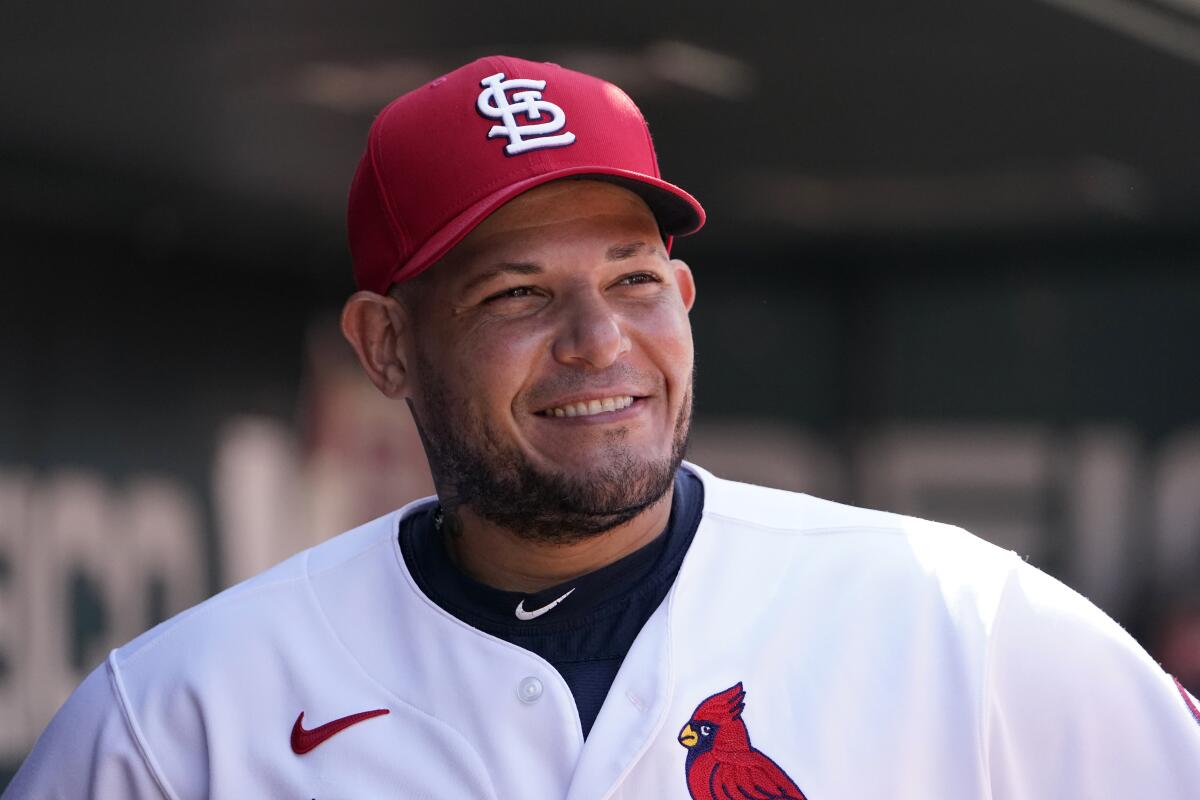 Cardinals catcher tried on Molina jersey before signing with team