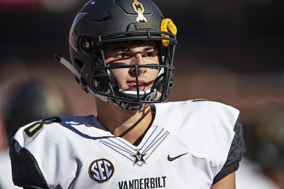 Former Vanderbilt quarterback Mo Hasan is joining USC as a redshirt senior with one year of eligibility remaining.