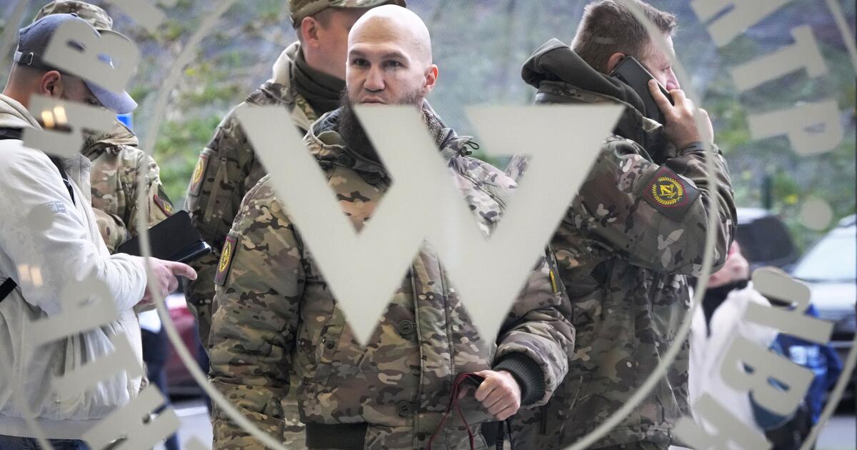 Внутри пропагандистской машины российского военного подрядчика Вагнера Внутри пропагандистской машины российского военного подрядчика Вагнера