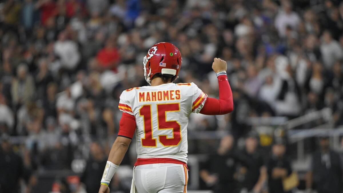 Chiefs QB Shane Buechele on lessons learned from Patrick Mahomes