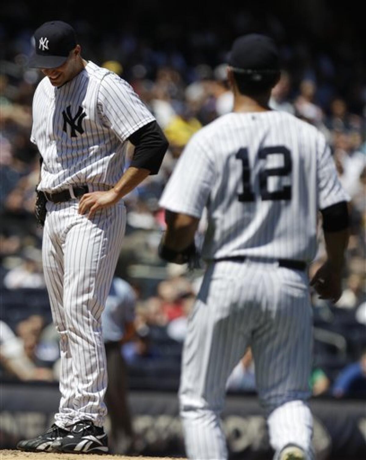 Pettitte fractures ankle in Yankees' 5-4 win - The San Diego Union-Tribune