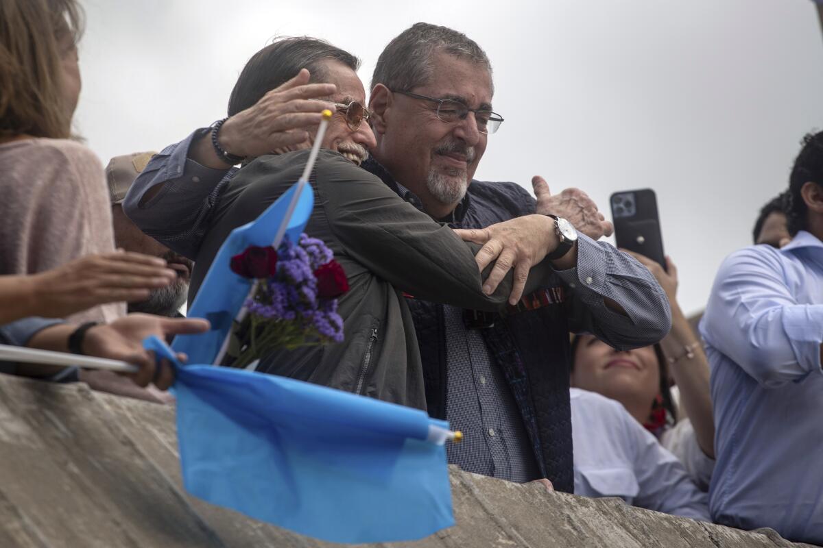 El presidente electo de Guatemala, Bernardo Arévalo, hijo del primer presidente elegido