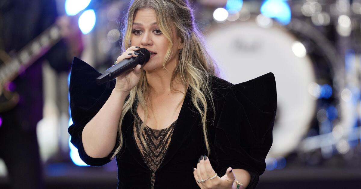 Kelly Clarkson moved to NYC because she ‘can’t live in LA’
