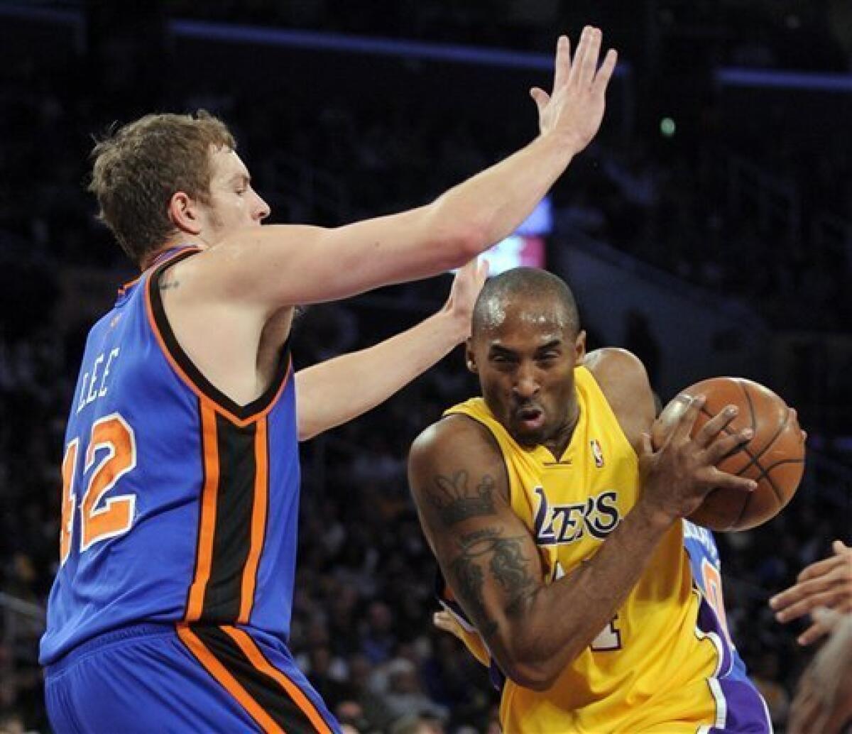 Bryant leads Lakers to victory over Knicks