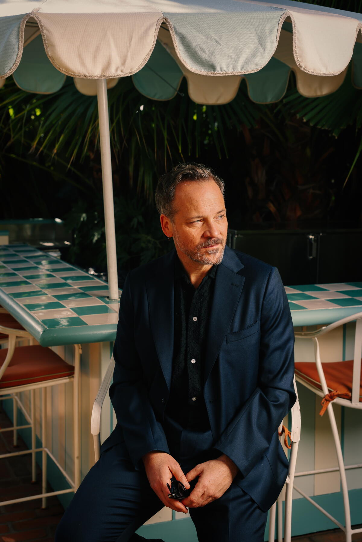 Peter Sarsgaard makes sure 'Memory' goes beyond the dementia - Los ...