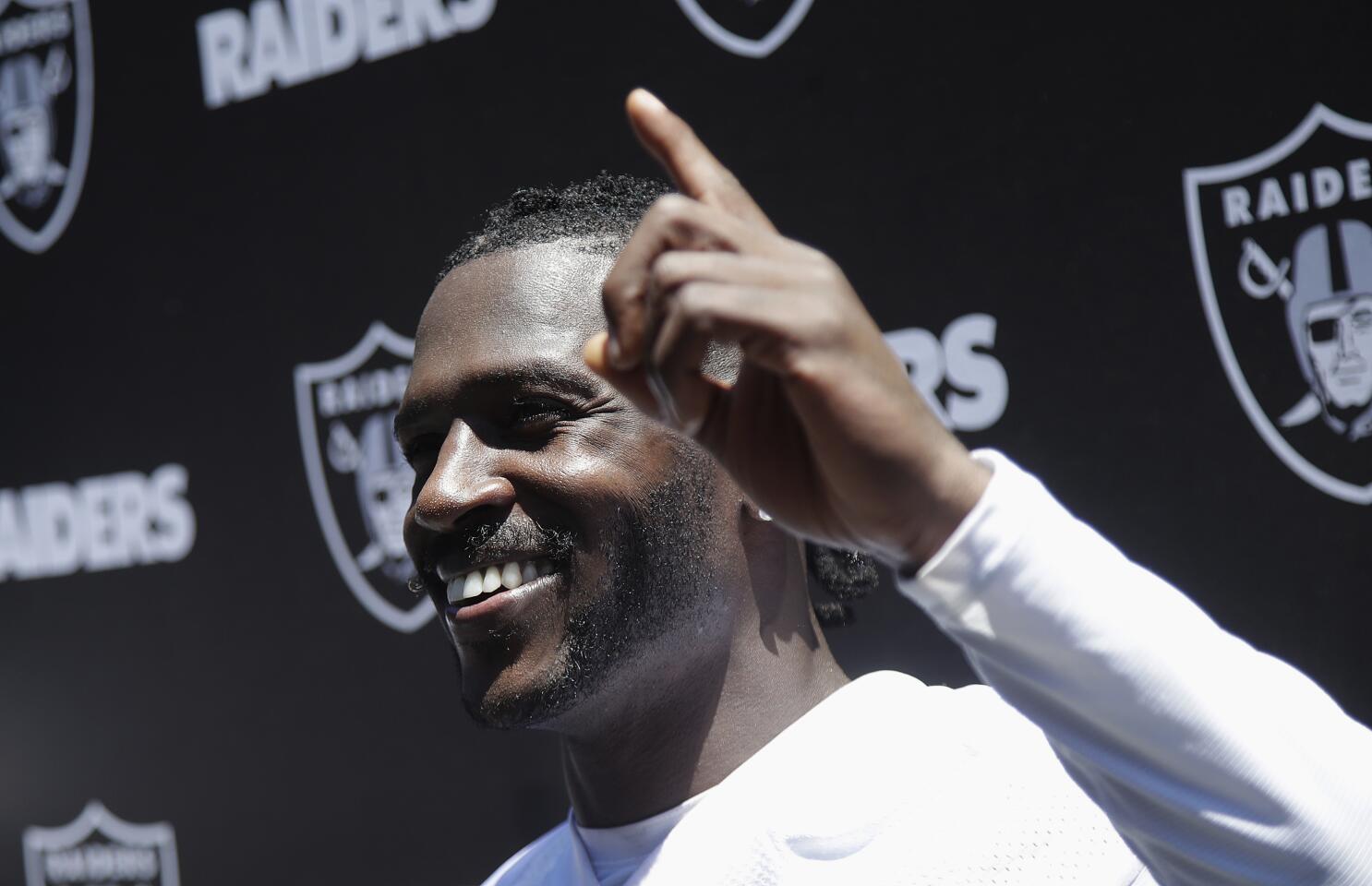 Antonio Brown's helmet argument mostly silly, but there is some validity -  The San Diego Union-Tribune