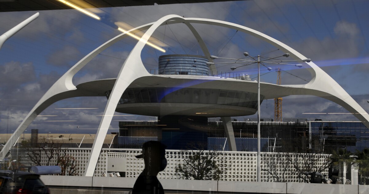 American Airlines cancels 28 flights out of LAX and 1,800 nationwide American Airlines cancels 28 flights out of LAX and 1,800 nationwide