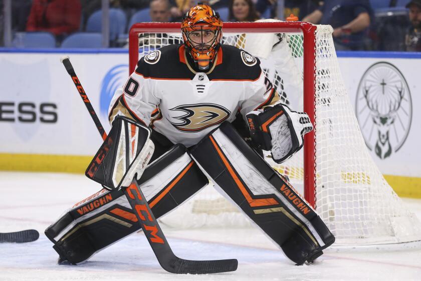 Ryan Miller wins final home start, Anaheim Ducks beat Los Angeles Kings 