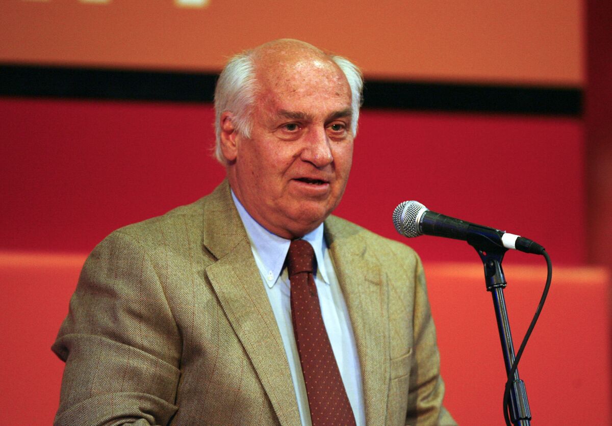 Billy Packer speaks at the 2008 National Collegiate Basketball Hall of Fame induction ceremony.