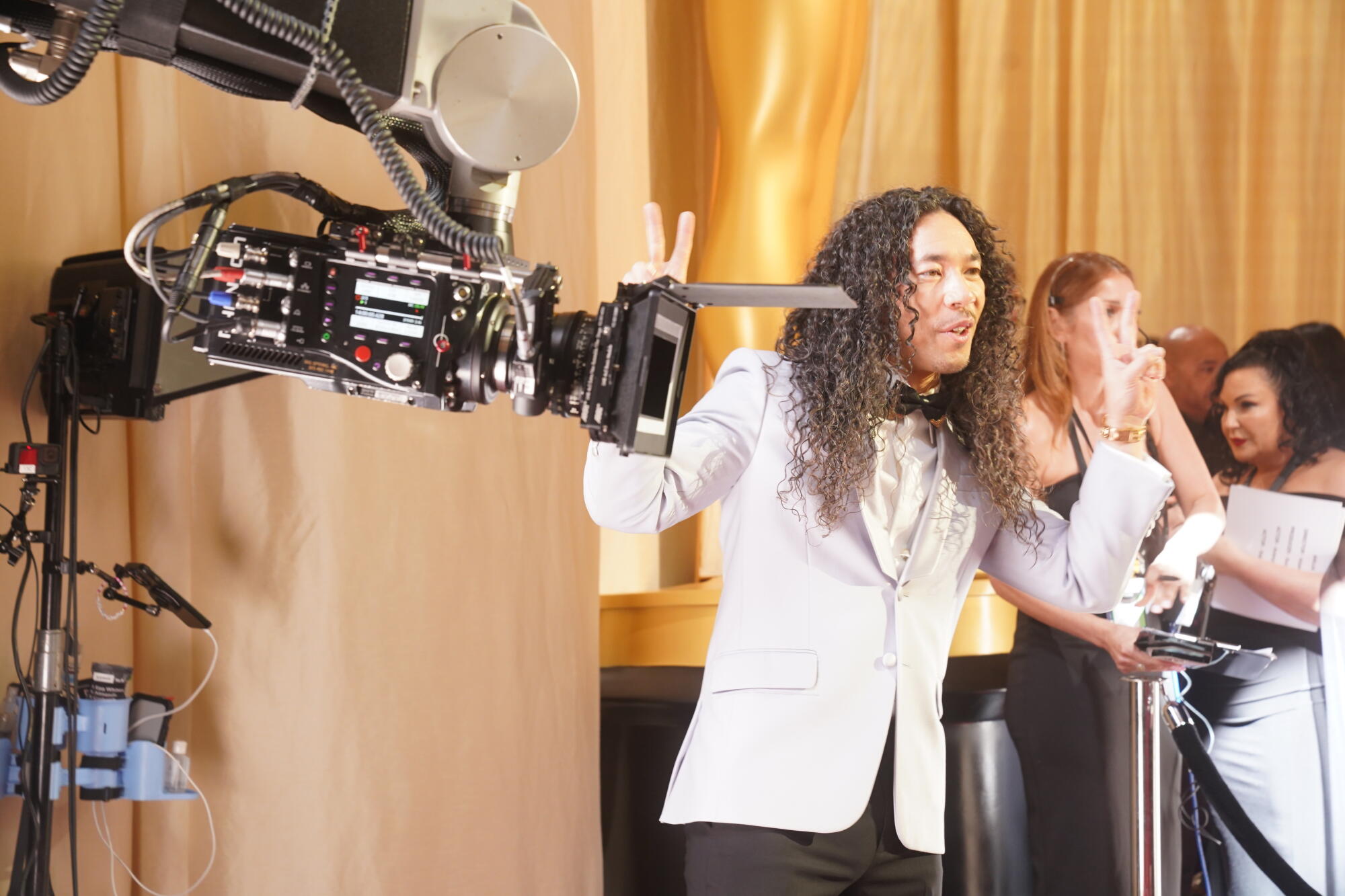 Glambot Machine Why red carpet Glambot still matters in the age of social media - Los ...