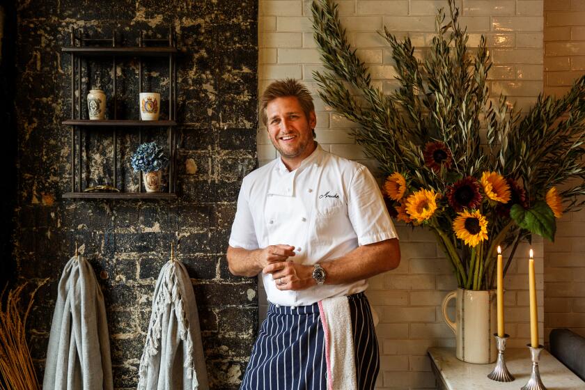 BEVERLY HILLS - CA - OCTOBER 16, 2015 - Chef Curtis Stone at his Maude restaurant, October 16, 2015. (Ricardo DeAratanha/Los Angeles Times)