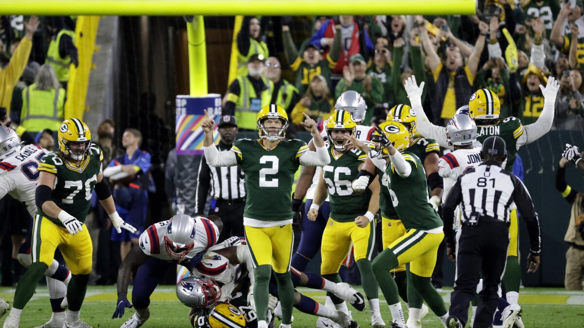 Rodgers, Crosby's OT FG lead Packers past Pats, Zappe 27-24 - The San Diego  Union-Tribune