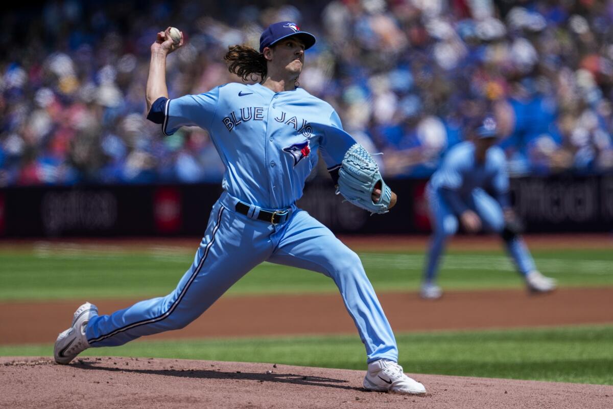 Gausman strikes out 11, Bichette and Chapman hit homers, Blue Jays