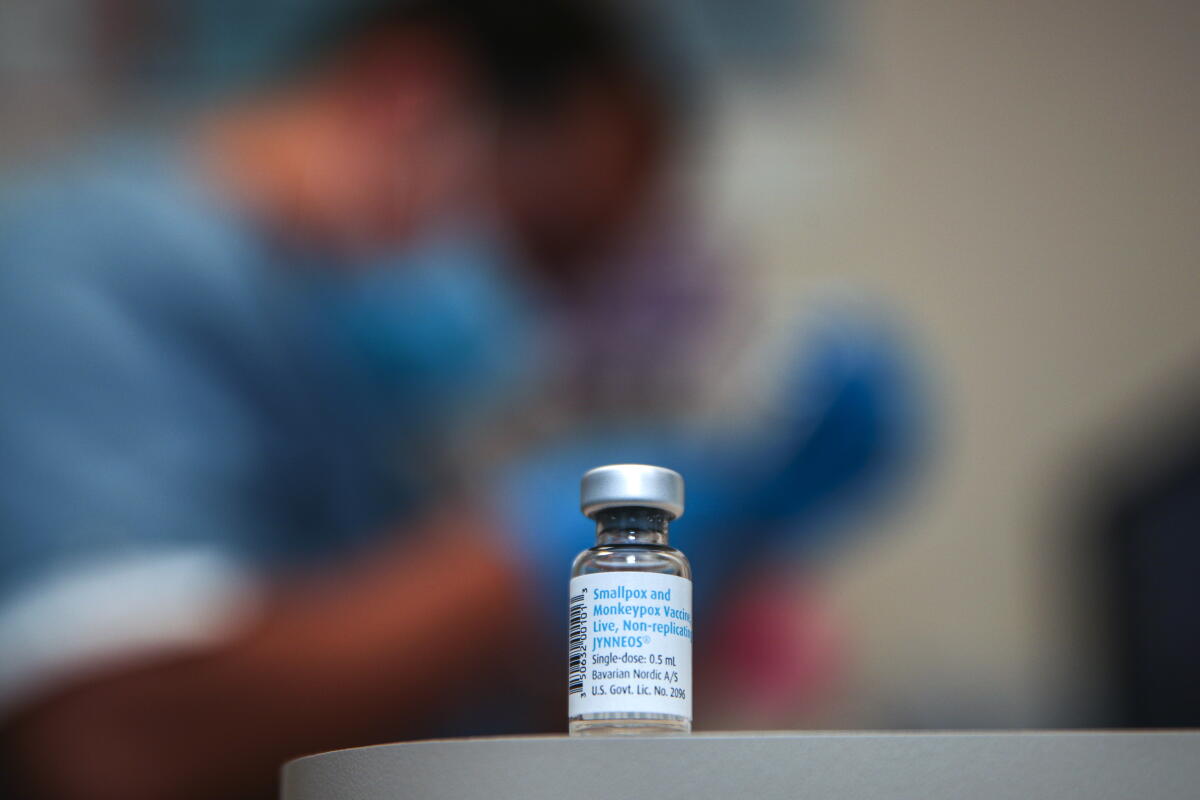 Monkeypox Injection Hundreds receive monkeypox vaccine at L.A. clinic - Los Angeles Times