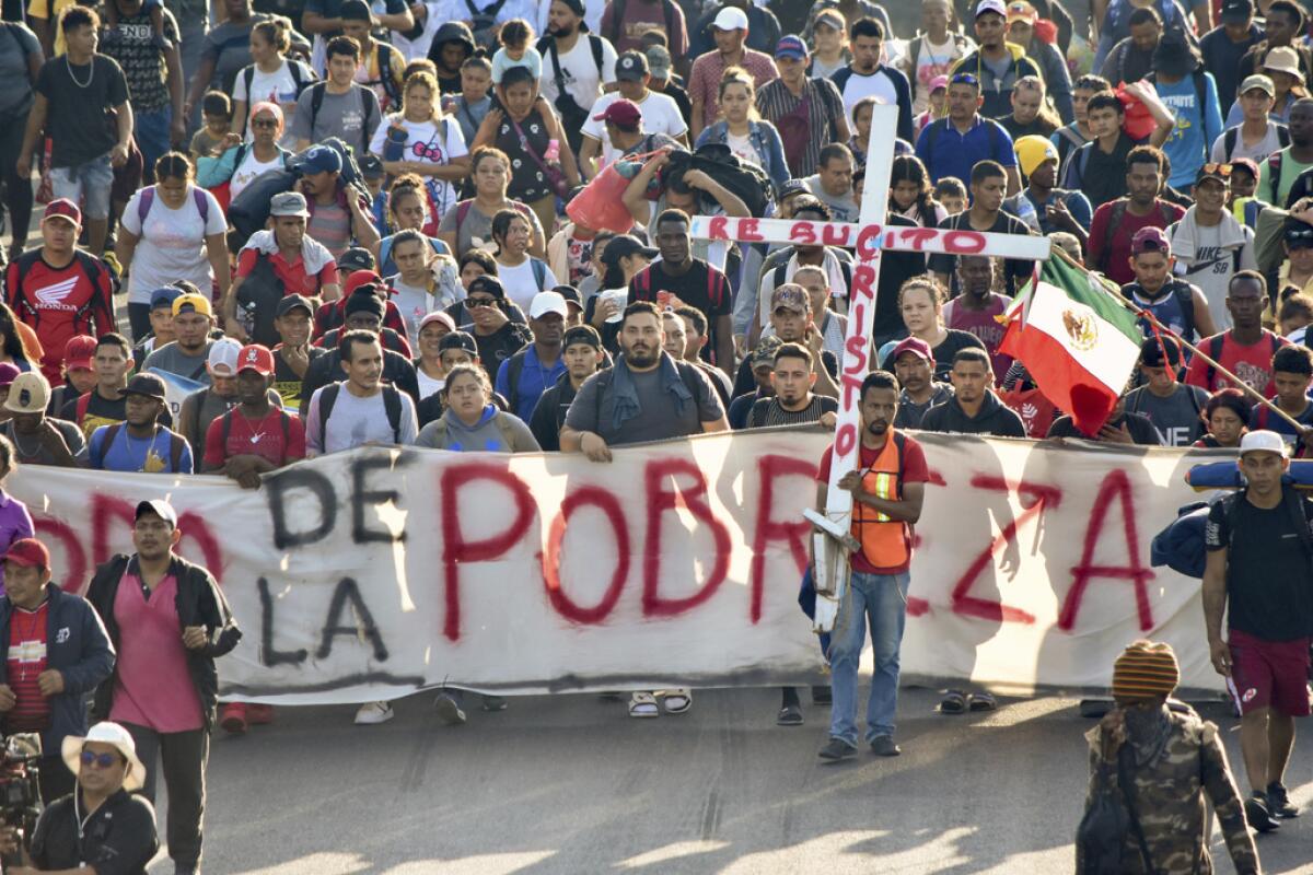 Los migrantes parten de Tapachula, México,