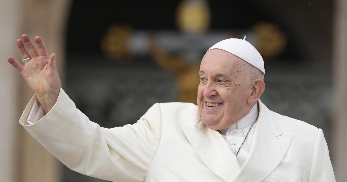 Le pape François passe un examen à l’hôpital après avoir contracté la grippe