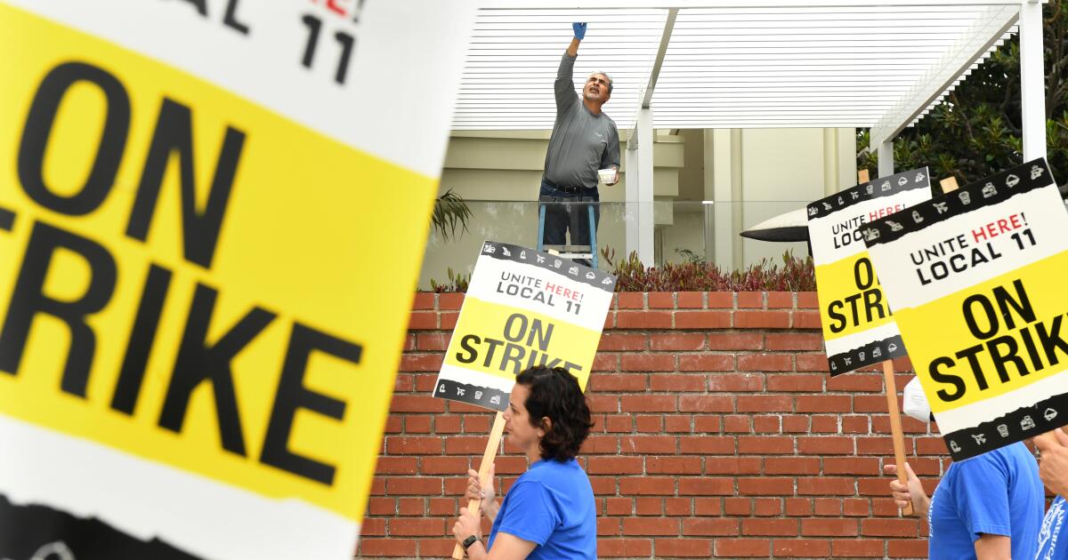 Unite Here Local 11 hotel workers ratify new contracts with Hilton, Hyatt, other major brands