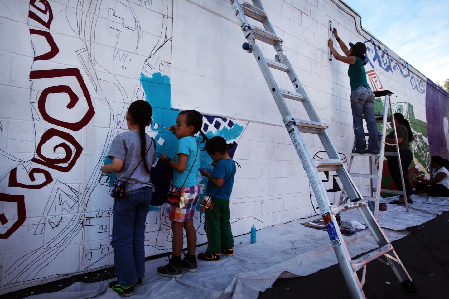 HOODsisters mural