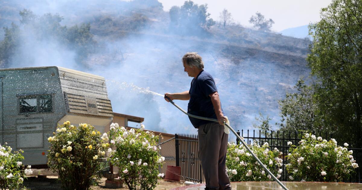 Wind-driven fire triggers evacuations in Simi Valley; at least 1 home burned