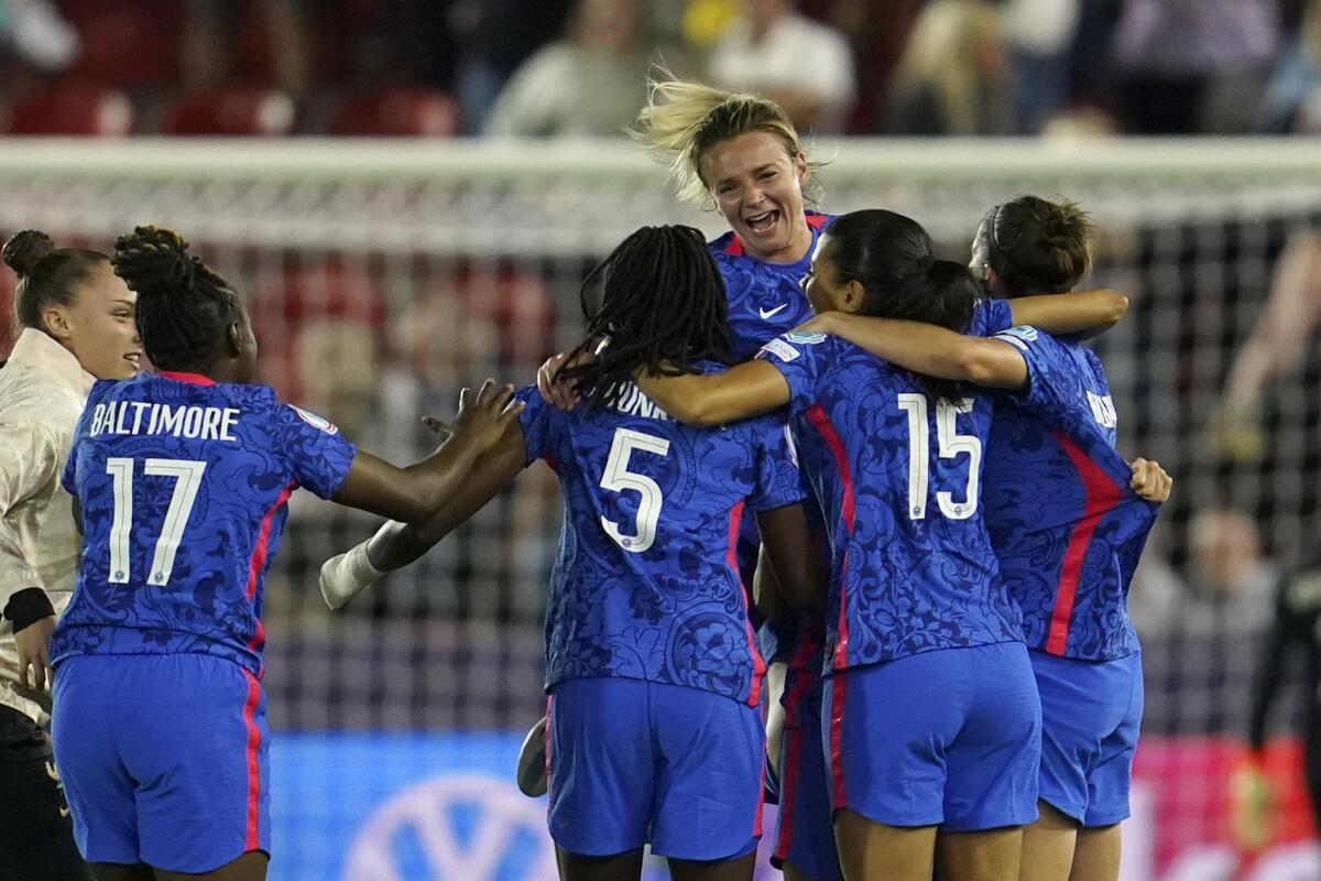 Francia celebra el triunfo 1-0 en cuartos de final del Campeonato Europeo femenino ante Holanda 