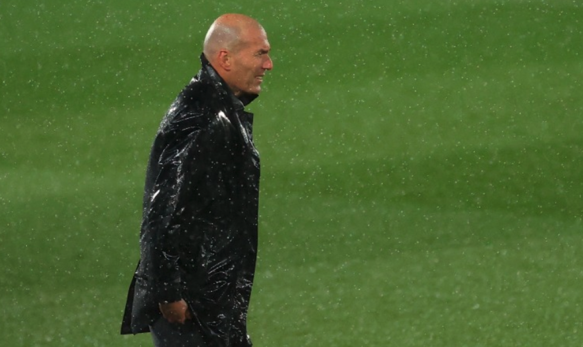 El técnico francés del Real Madrid, Zinedine Zidane, durante el partido que ganaron al Barcelona.