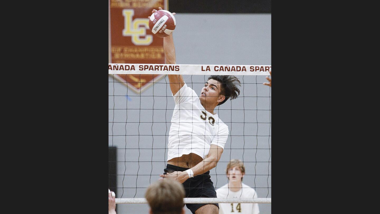 Photo Gallery: St. Francis vs. La Canada in non-league boys' volleyball