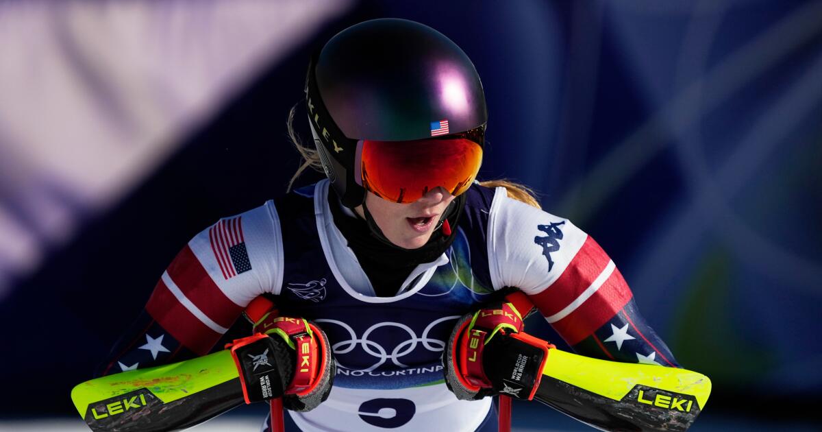 Olimpíadas de Inverno: Mikaela Shiffrin cai do top 10 no slalom gigante