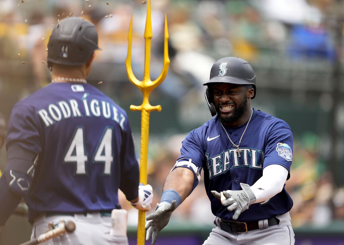 Taylor Trammell home run helps Mariners end trip with sweep of A's