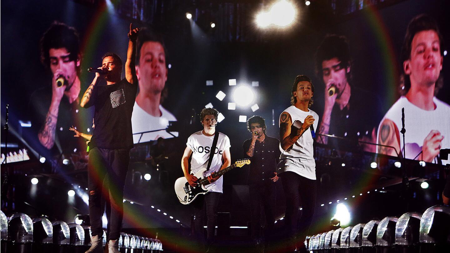 One Direction Performs At The Rose Bowl