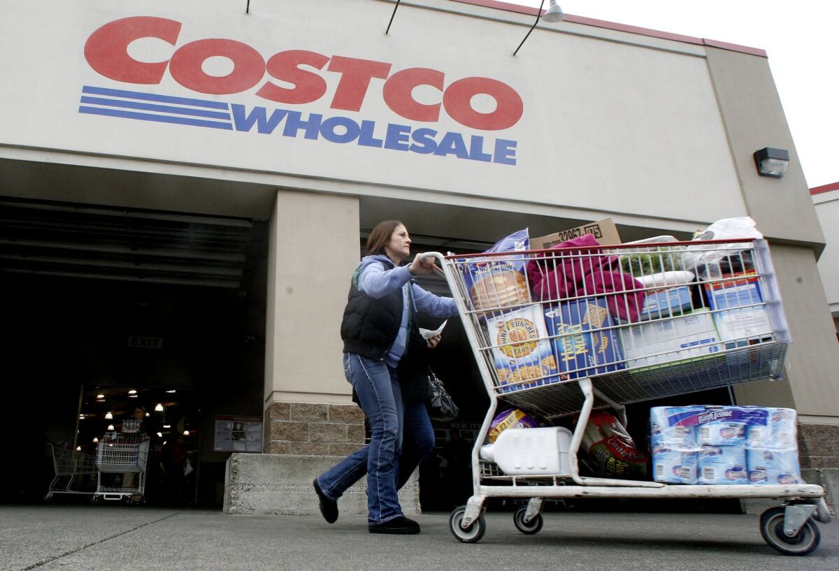 Many customers reported problems with Costco's new Visa-branded credit card from Citi. Costco switched from American Express to Visa on Monday.