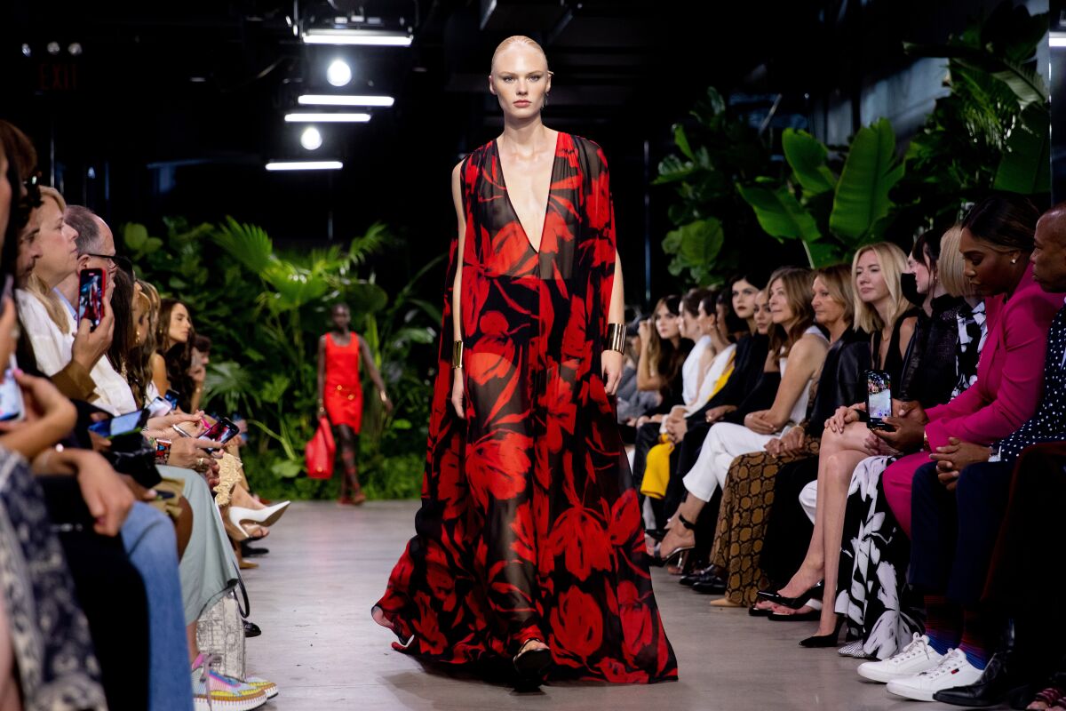 Michael Kors brings resort wear to the city at his NYFW show - The San  Diego Union-Tribune