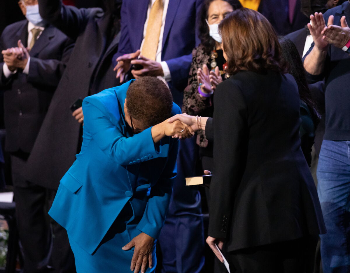 Lua Mayer Karen Bass sworn in as Los Angeles' first female mayor - Los Angeles Times