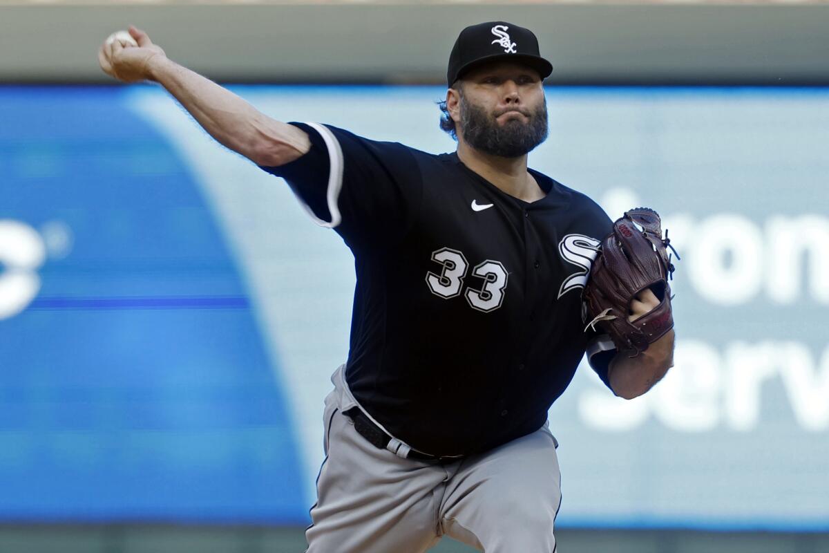 BREAKING TRADE: Chicago White Sox pitchers Lance Lynn and Joe Kelly sent to  the Los Angeles Dodgers - South Side Sox