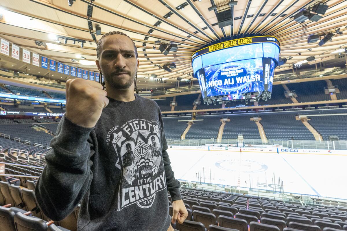 New York Rangers fans are back at Madison Square Garden (Video)