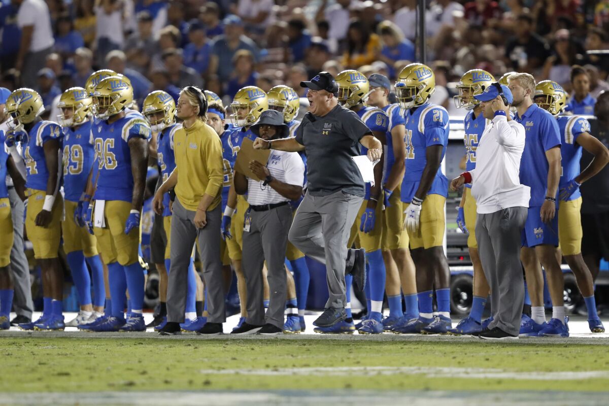 UCLA coach Chip Kelly reacts to a play during the second half of Saturday's loss to Oklahoma at the Rose Bowl.