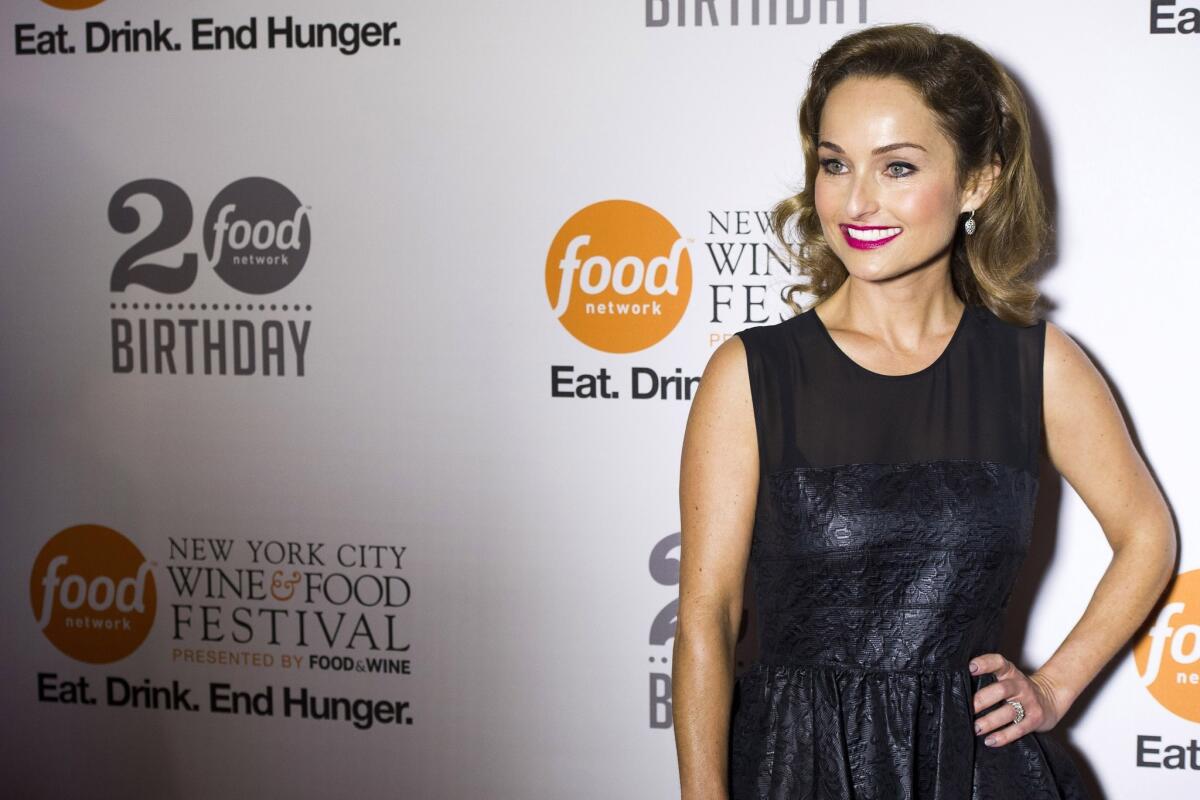 Celebrity chef Giada De Laurentiis sliced her finger during Food Network's annual live Thanksgiving special.