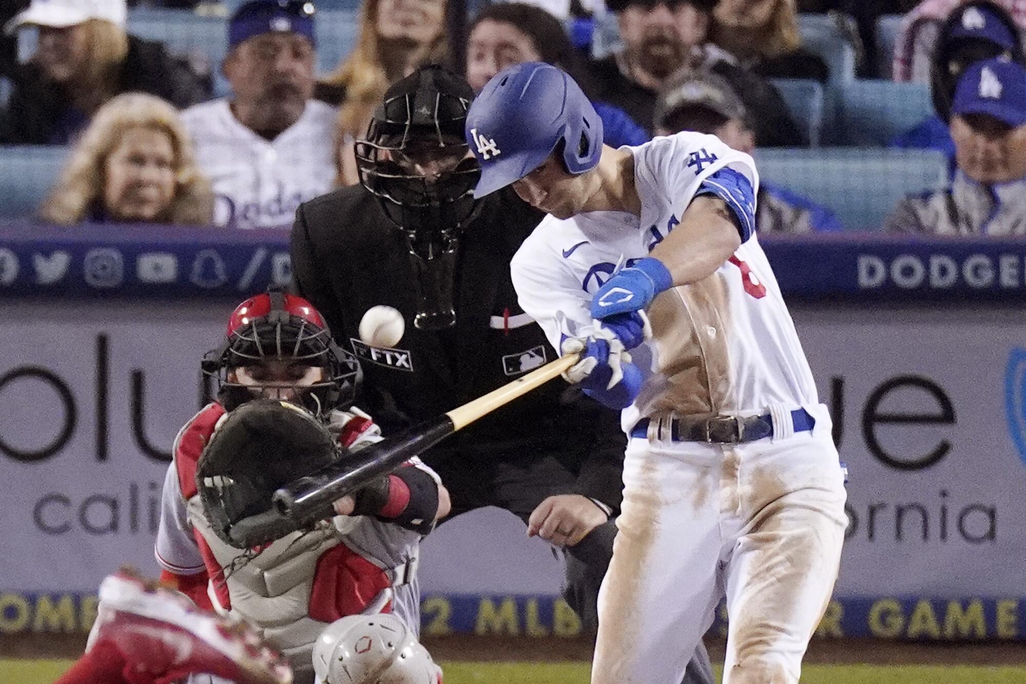 Turner, Dodgers top Reds 3-1 on Jackie Robinson Day