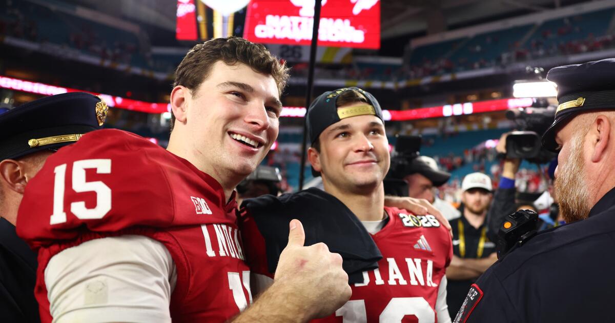Indiana backup QB Alberto Mendoza enters transfer portal hours after Hoosiers' CFP victory