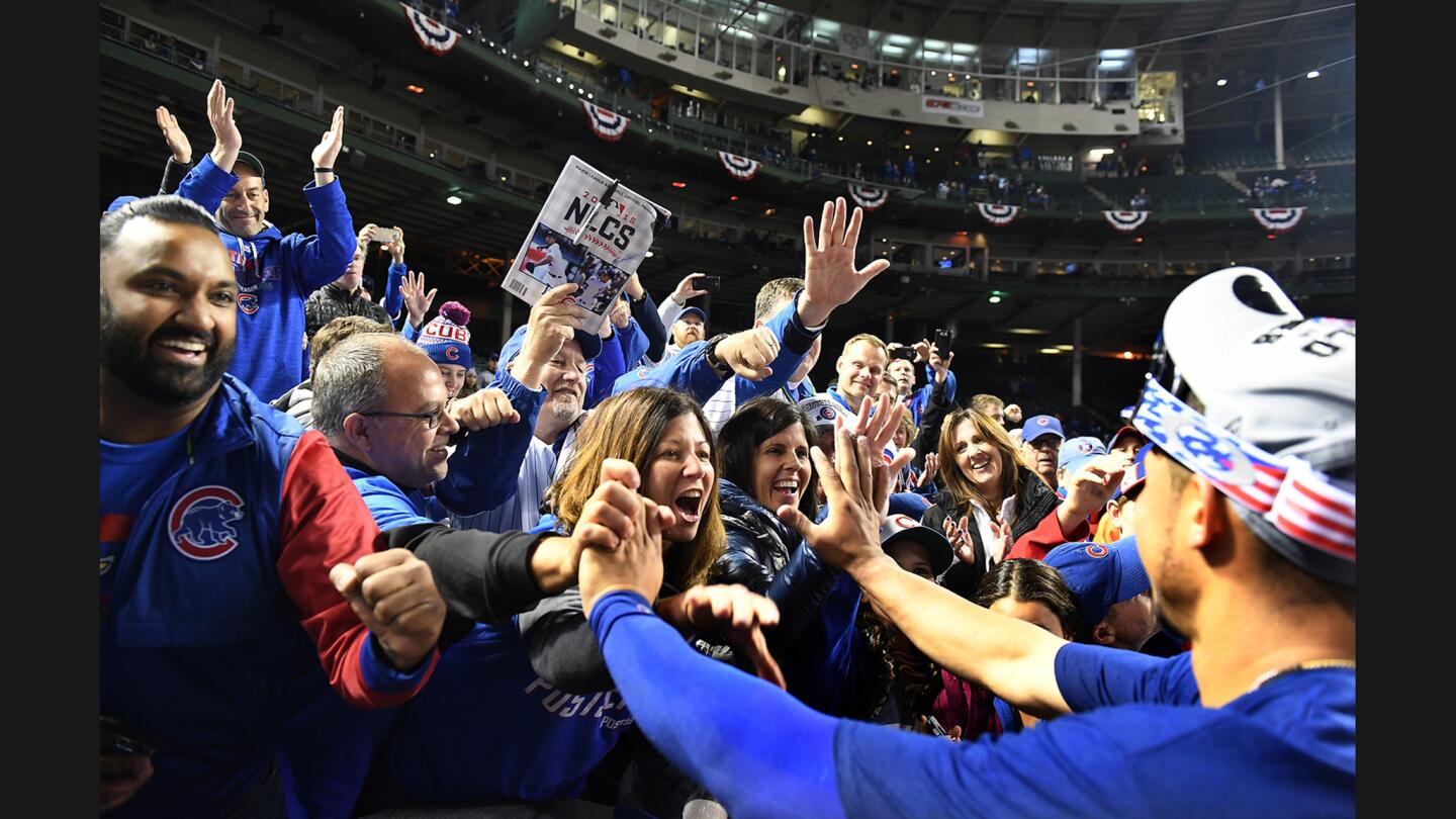 Willson Contreras and fans