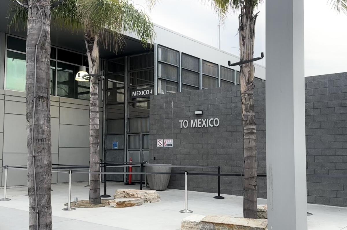 El acceso de San Ysidro hacia Tijuana por el PedWest.